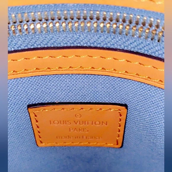 Louise Vuitton Damier Azur Purse, Brand New, “A MUST SEE.” - Picture 7 of 12